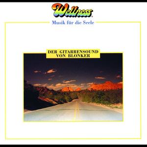 二次元校服少女戴口球反绑手脚
